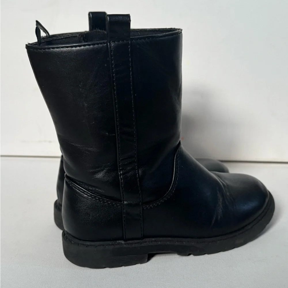 Old Navy sleek sturdy